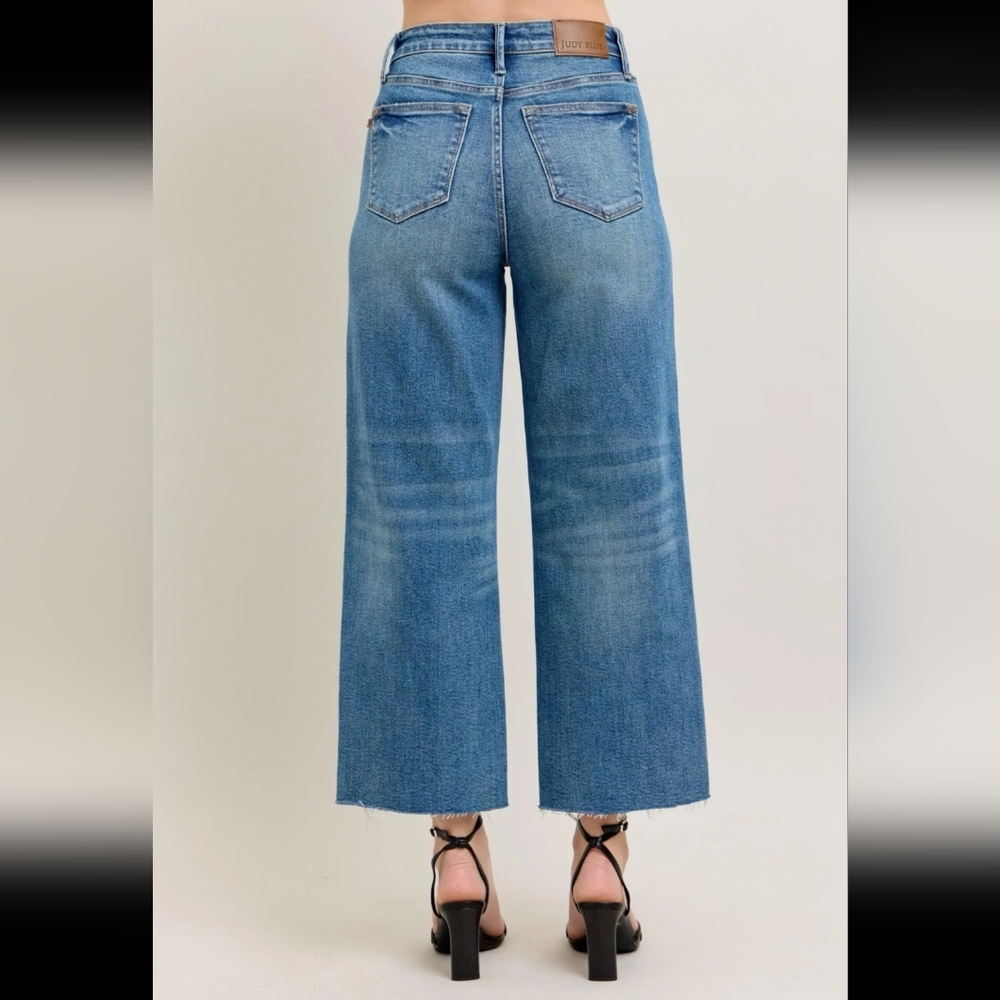 Judy Blue Wide-Leg Crop High Waist Rigid Magic Destroyed Hem Jeans-NWT - Picture 3 of 14
